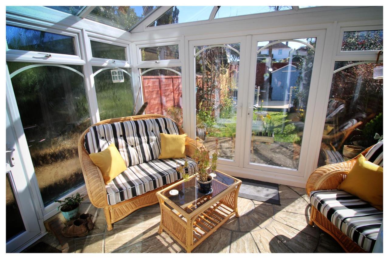 Ferienwohnung Self Contained Flat With Private Garden & Parking Sandown Exterior foto